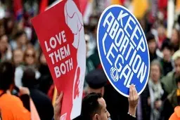  سقط جنین  |  تصمیم دیوان عالی آمریکا به نفع کلینیک‌های سقط جنین
