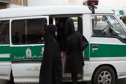 گشت ارشاد از کجا آمده؟ اصلاً مبنای قانونی دارد؟