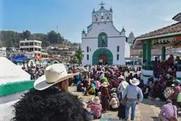 بی‌توجهی مکزیکی‌ها به خطر کرونا