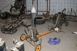 خانه تیمی موساد در خیابان نصرت شناسایی شد | کشف پهپاد و ریزپرنده‌های جاسوسی