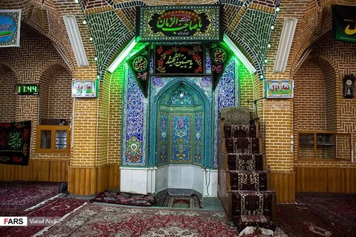 کیهان: چرا بازارها و بوستانها باز است و مساجد و حرم‌های مطهر تعطیلند؟