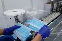 شرکت سایپا تولید ماسک را آغاز کرد .