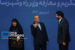  تودیع بذرپاش و معارفه فرزانه صادق که توسط بذرپاش برکنار شده بود