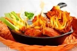 بلاهایی که مصرف غذا‌های تند و ادویه دار سرتان می آورد 