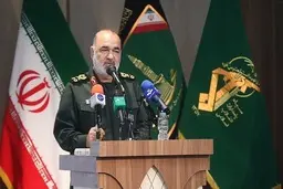 
سرلشکرسلامی  |   انتقام خون حاج‌قاسم را میگیریم
