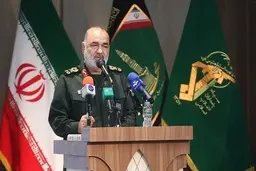 
سرلشکرسلامی  |   انتقام خون حاج‌قاسم را میگیریم
