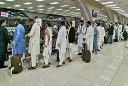 درخواست عجیب طالبان از ایران برای کمک به پناهندگان افغان
