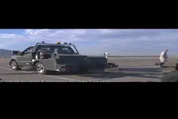 آمریکا جدیدترین بمب اتمی خود را بر روی یک جنگنده «اف-۱۵ ایگل» آزمایش کرده است + ویدئو