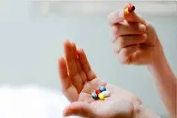 کمبود این ویتامین باعث ترک خوردن پوست لب می شود