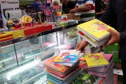 خرید لوازم‌ تحریر برای یک دانش‌آموز چقدر آب می خورد؟