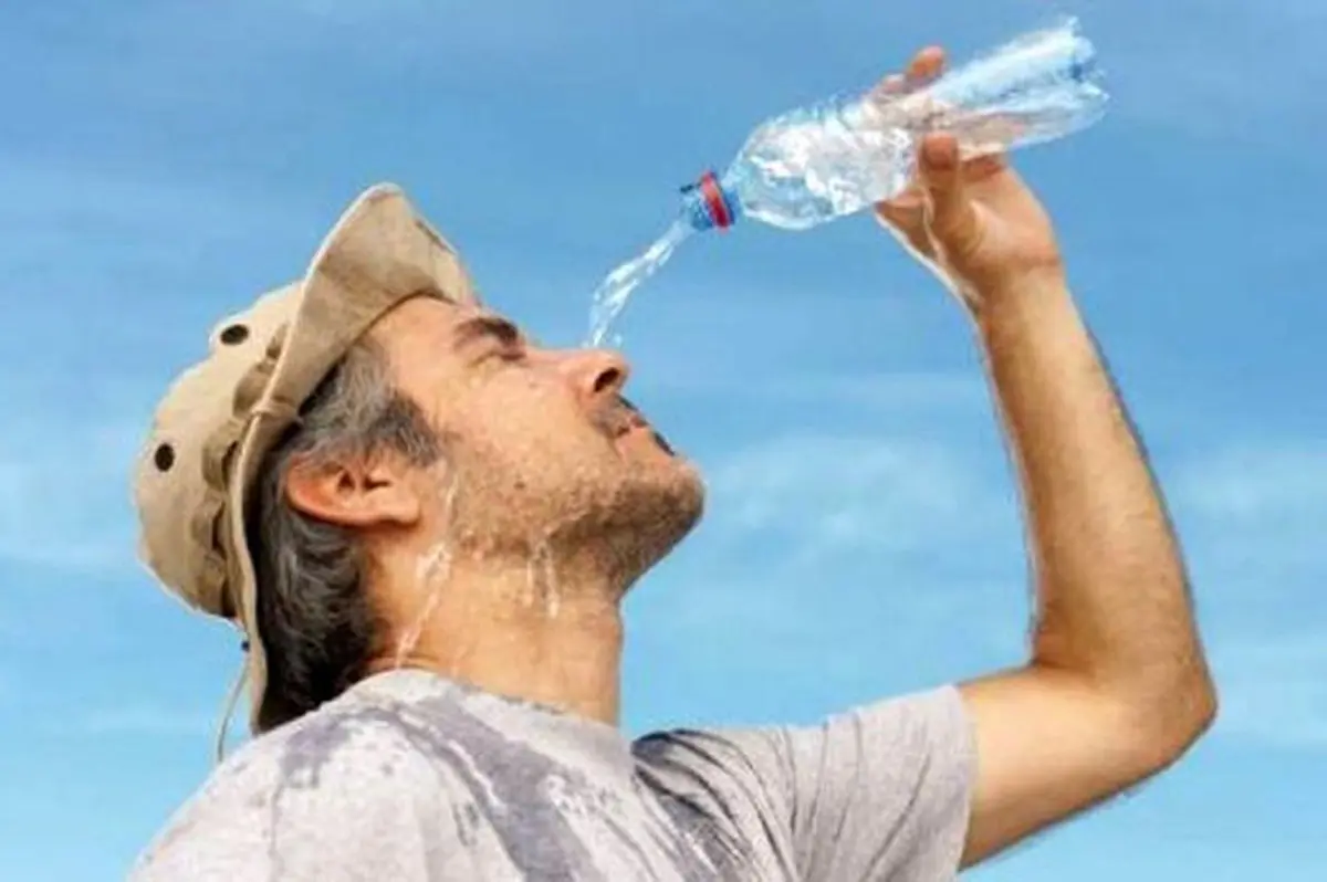 با این پنج روش‌ بدنتان هرگز کم‌آب نمی‌شود | راهکارهای ساده برای نوشیدن آب کافی و هیدراتاسیون بدن
