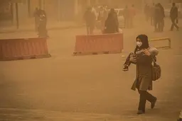 گردوخاک در خوزستان ۴۳۴ نفر را راهی بیمارستان کرد