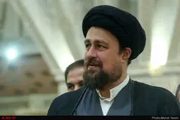 تصویری متفاوت از سیدحسن خمینی در اتاق کارش