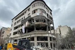 استاندار تهران: ۶۰۰ نقطه در پایتخت هدف حملات موشکی قرار گرفت 