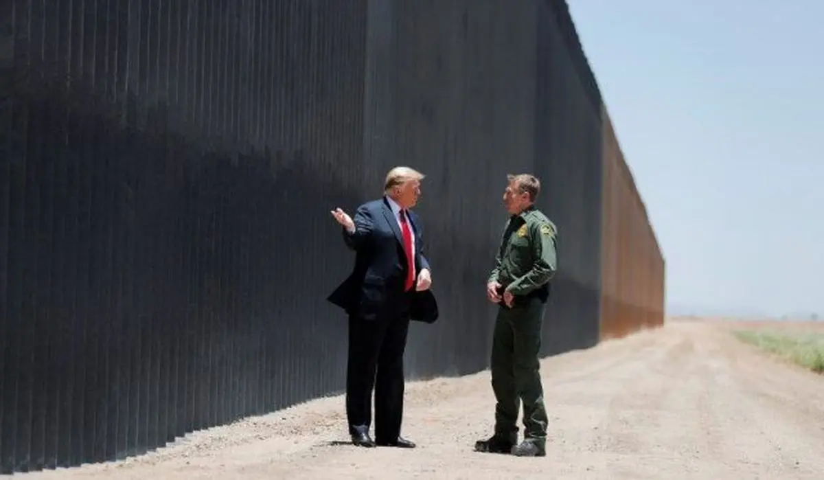 
دستور بایدن: ادامه ساخت دیوار در مرز مکزیک متوقف شود
