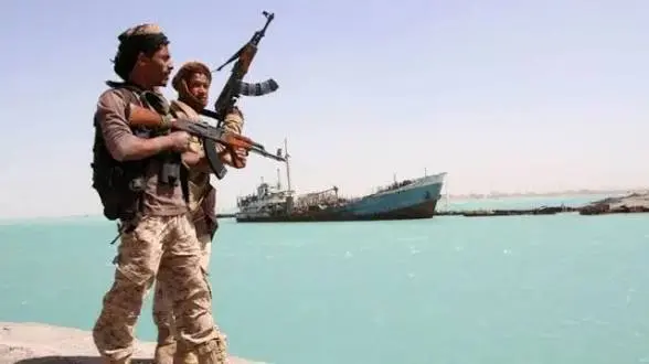 سقوط بندر مخا؛ انبار بزرگ تسلیحات مزدوران سعودی به دست انصارالله افتاد