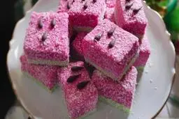 باسلوق ژله‌ای ساده و خوشمزه فقط با یک بسته ژله | دسر شب یلدا از این راحتتر نداریم!+ویدئو 