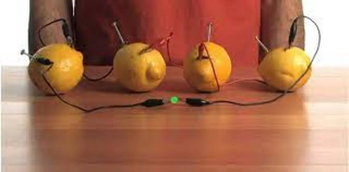 آزمایش تولید برق از لیمو ترش!+ویدئو
