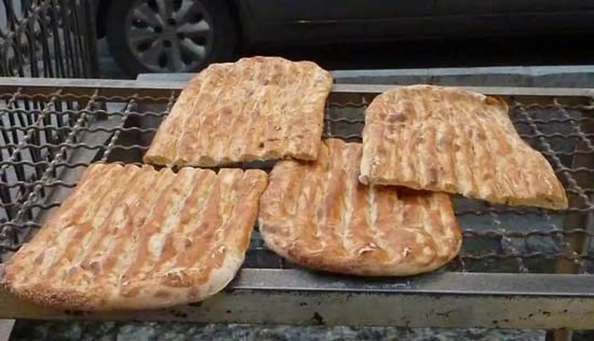 مردم در سیستان قسطی نان می خرند!