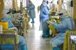 هر ۱۳ دقیقه یک انگلیسی بر اثر ابتلا به کرونا فوت می‌کند 