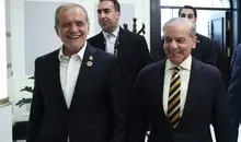 دیدار پزشکیان و شهباز شریف | تأکید بر گسترش روابط تهران و اسلام‌آباد
