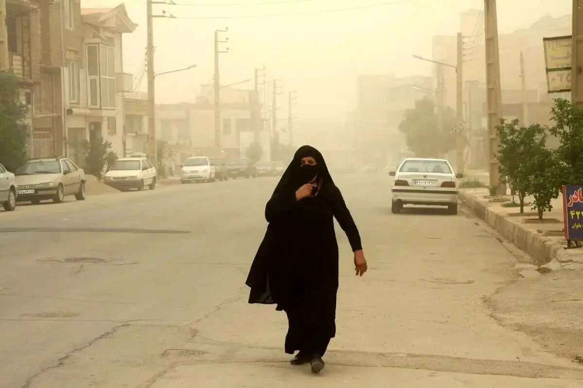 در ایران ما به‌ازای هر ۱۰۰ هزار نفر جمعیت، ۸۶ مرگ منتسب به‌علت آلودگی هوا رخ می‌دهد که این آمار از میانگین جهانی بالاتر است  | بین کلان‌شهر‌ها شهر‌های تهران، اراک، اصفهان، مشهد و تبریز بالاترین غلظت ذرات معلق را دارند