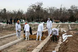 
در صورت بدتر شدن شرایط کرونایی، ظرفیت سردخانه‌ها احتمالا کفایت نمی‌کند
