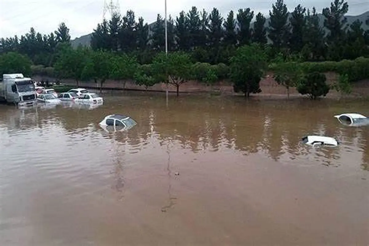 تلفات سیلاب در جنوب کشور | هلال‌احمر از تداوم امدادرسانی خبر داد
