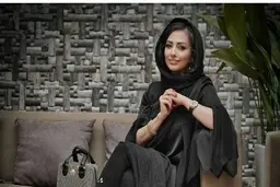 نفیسه روشن در مسیر نجف به کربلا