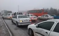 
طوفان گرد و خاک | تصادف زنجیره ای ۲۰ خودرو  کنارگذر شرق اصفهان
