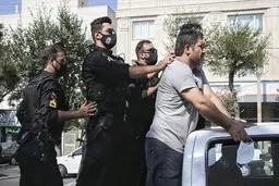 دستگیری اراذل و اوباش در بیمارستان تامین اجتماعی بوشهر جنجالی شد+ویدئو