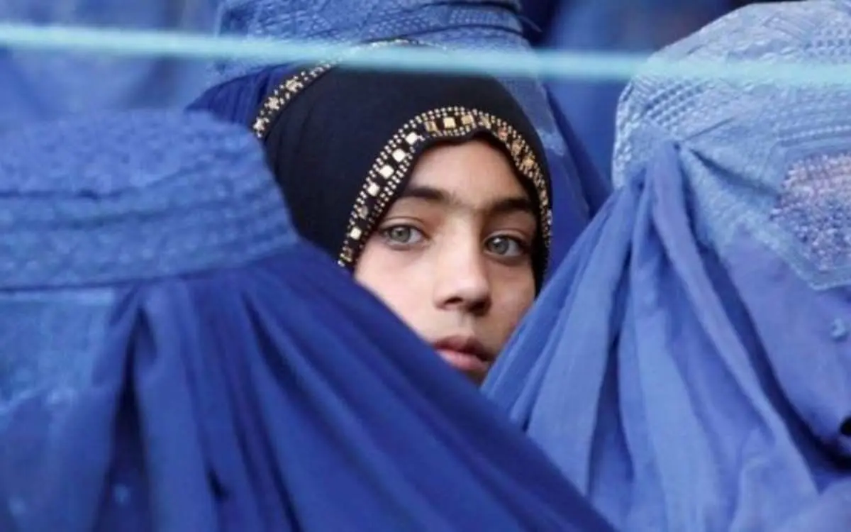 طالبان از خروج دختران برای ادامه تحصیل در خارج از افغانستان جلوگیری کرد