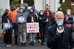 
 هدف بایدن بازگرداندن "نجابت" به کاخ سفید است.
