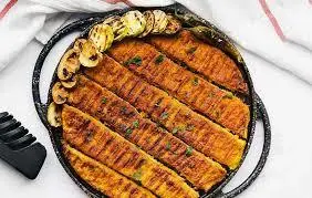 کباب تابه‌ای دو رنگ، طعمی متفاوت و ظاهری شیک | ترکیب جادویی گوشت و مرغ در یک وعده +ویدئو