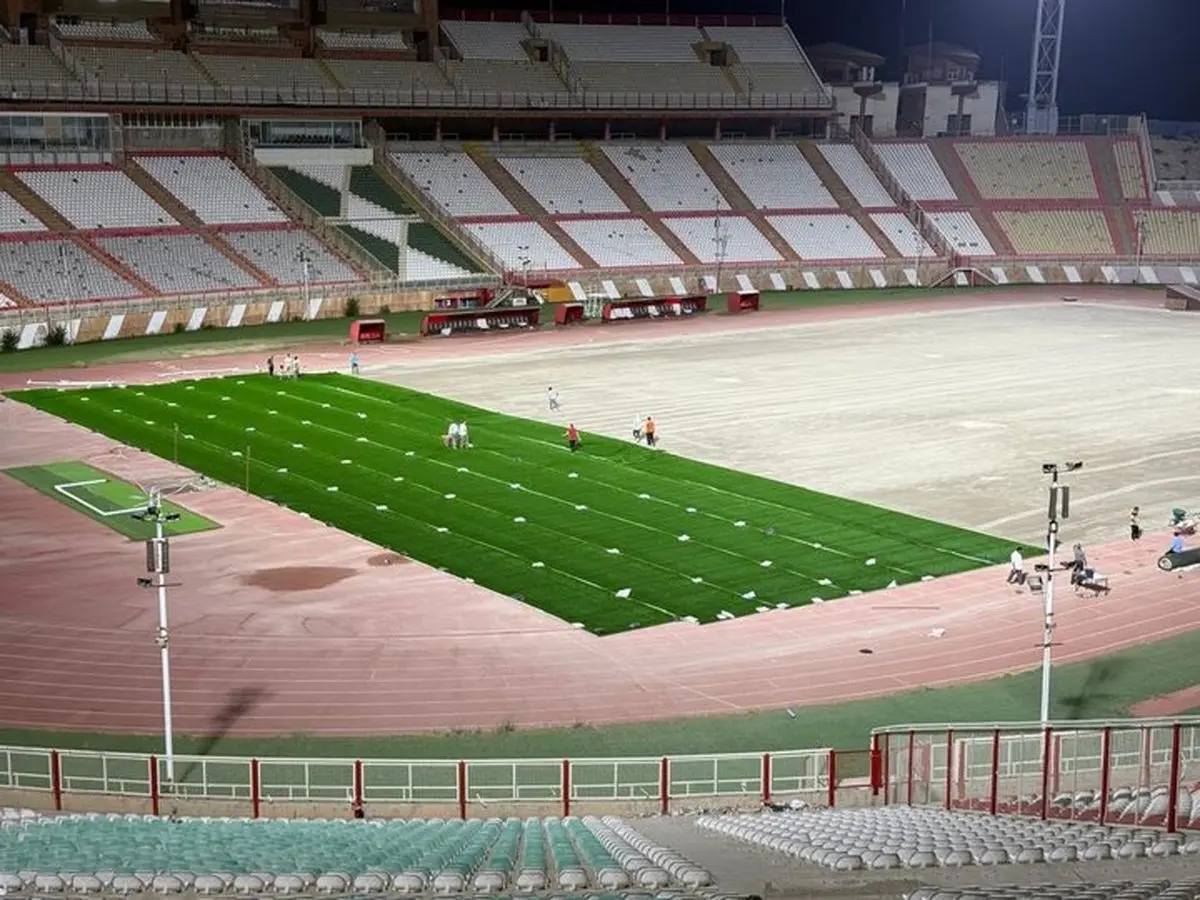 هزار و یک کار ورزشی ناتمام را رها کرده اید و رفته اید سراغ چمن هیبریدی؟ | آقایان «چمن هیبریدی» از دهانشان نمی‌افتد!