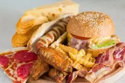 کمتر بخورید تا بیشتر زنده بمانید 