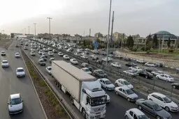 
 جاده‌های هراز و فیروزکوه  لغزنده است
