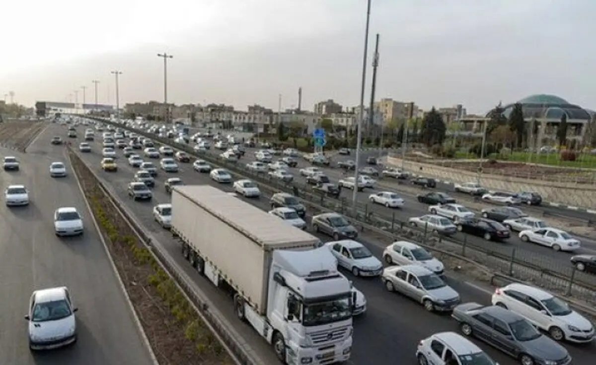 
 جاده‌های هراز و فیروزکوه  لغزنده است
