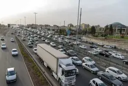 
 جاده‌های هراز و فیروزکوه  لغزنده است
