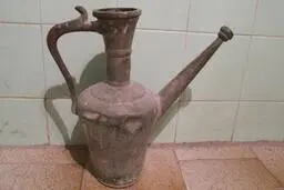 پز دادن جوان‌های سال ۱۳۱۵ با سماور و آفتابه! | یجوری ژست گرفتن انگار آیفون پرومکس دستشونه! | این عکس‌های زیزخاکی رو جای دیگه نمیبینی + عکس