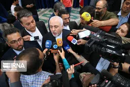 ظریف: حضور مردم در انتخابات، آمریکا را مجبور به کنار گذاشتن فشار حداکثری می‌کند