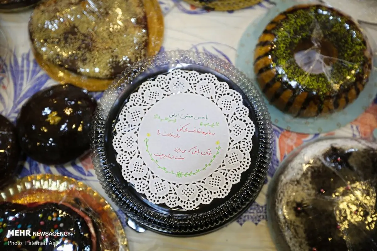  بیش از ۲۵۰۰ کیک خانگی به مناسبت میلاد امام حسن ع از مردم سراسر تهران دریافت کردند در مناطق مختلف تهران توزیع نمودند