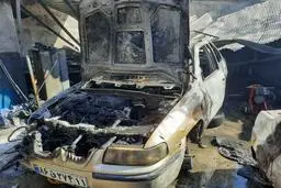 تصاویری از حادثه آتش سوزی تعمیرگاه خودرو در غرب به شرق بزرگراه همت