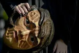 افزایش اختلافات زناشویی در دوران قرنطینه؛ فرانسه از قربانیان خشونت خانگی در هتل مراقبت می‌کند