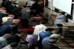 به هم ریختن صف نماز برای فیلم گرفتن از آقای نماینده‌ | باطل شدن نماز صدها نفر، برای یک فیلم تبلیغاتی+ویدئو