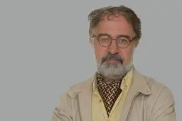 ذوق کردیم که پوتین ۷۶ پله را به احترام رئیسی طی کرده و او را تحویل گرفته؟  | سرنوشت کشور را بازیچه کودکان سیاست قرار داده ایم