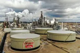 نفت می‌تواند به ۲۰۰ دلار در هر بشکه برسد؟
