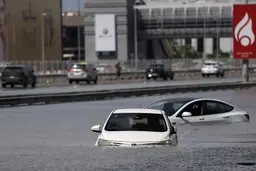 تغییر اقلیم یا بارورسازی ابرها | کدام عامل بارندگی‌های سیل‌آسا در دبی بود؟