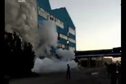 
آتش سوزی در کارخانه نیشکر هفت تپه مهار شد وخسارت جانی نداشت