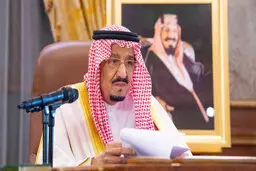 
 ملک سلمان دستور بازگشت سفیر عربستان به عراق را داده است. 
